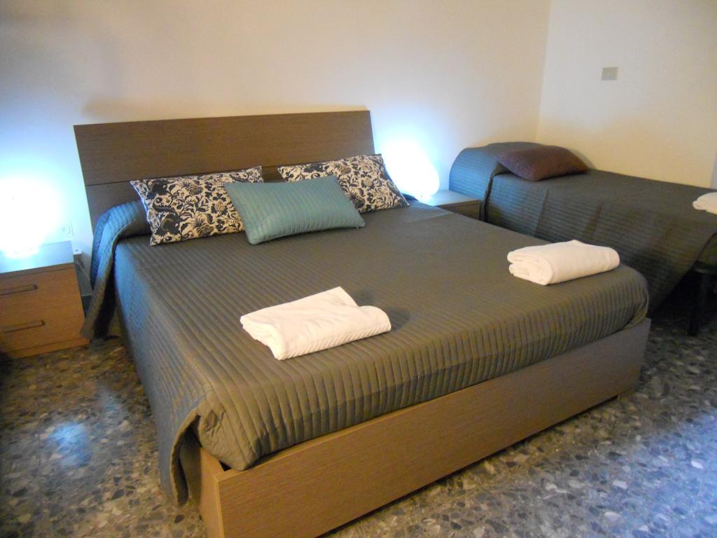 Aloha Rome 2 Hotel Phòng bức ảnh